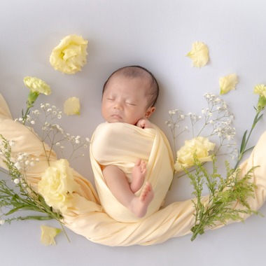 鈴木美咲が撮影した「小田原にてニューボーンフォト」の写真