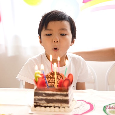 naru2photoが出張撮影した「お誕生会」の家族写真