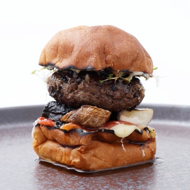 森安　照が撮影した「ハンバーガー・ドッグ・サンド」の写真