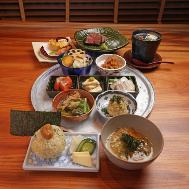 STARS -BRANDING AND DESIGN- (SNSマーケティングコンサル)が撮影した「飲食店　コース　御膳　料理　日本食　京都　古都」の写真