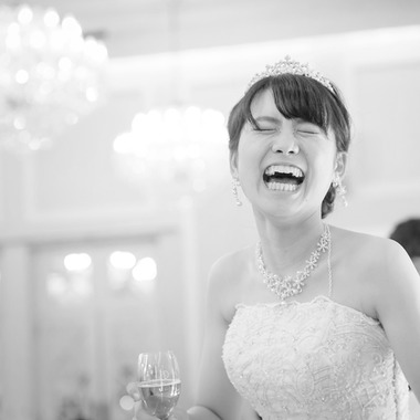 教会の古い椅子が撮影した「ウェディングフォト」のウェディングフォト