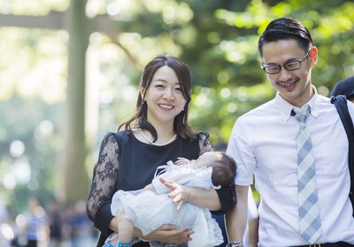 お宮参り写真 | 出張撮影手配ならエミリィ