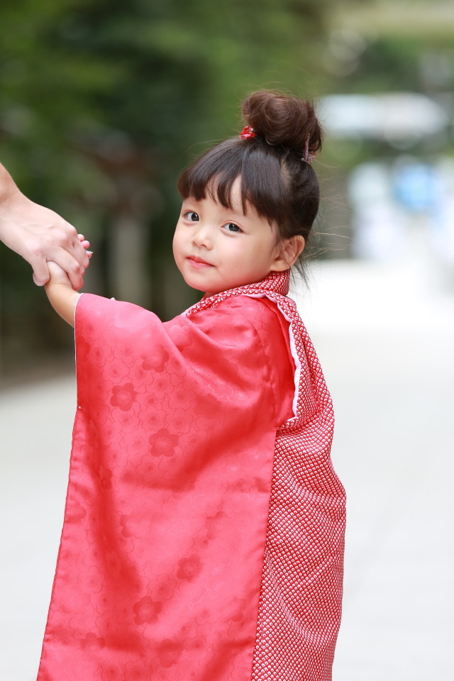 出張撮影HUGTIMEの撮った3歳女の子の七五三家族写真(エミリィ)