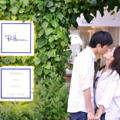 1978 ( Mille Neuf Cents Soixante-dix-huit) が撮影したウェディングや家族、ビジネスの写真