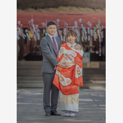 梅田　紫邑が出張撮影した「家族でお祝いするお宮参り」の家族写真