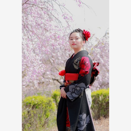 黒澤正彦が出張撮影した江の島シーキャンドル, キャンティカフェ, 水前寺成趣園などが写った「成人式前撮り撮影（群馬県高崎市　進雄神社　４月撮影）」の家族写真