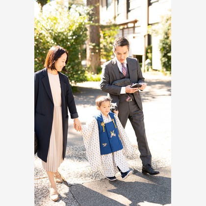 Takushi Yamamoto Photo Officeが出張撮影した「ポートレート」の家族写真