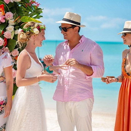 Alex Dadushcoが撮影したウェディングや家族、ビジネスの写真