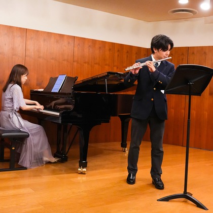 NATSUKIが出張撮影した譜面台, オルガニスト, クラッシックが写った家族写真の出張撮影/学校行事の写真