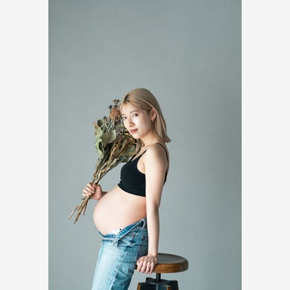 櫻井一平が出張撮影した自然の中の人々, 日本の建築, 中国建築などが写った「ファミリーフォト」の家族写真