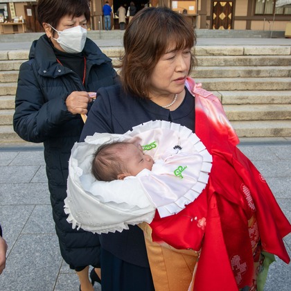 岩坪眞一郎が出張撮影した「下関お宮参り」の家族写真