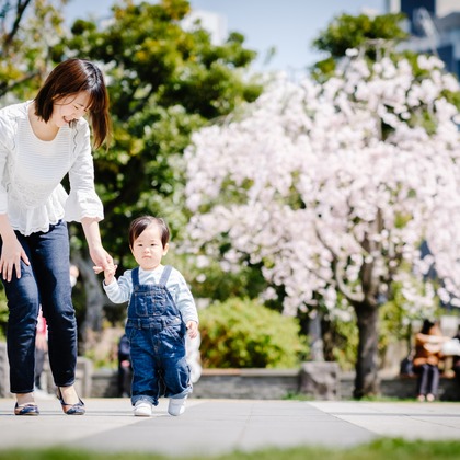 アトリエ　エピカ/清水　一哉が出張撮影した植物, 感情, レクリエーションなどが写った「桜フォト」の家族写真