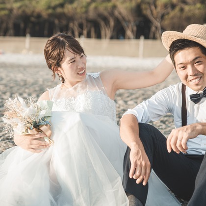 山下　剛が撮影した「海岸でのウェディングフォト」の写真