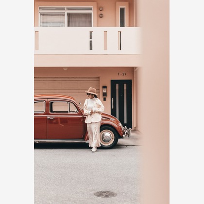 この写真は、出張撮影(家族写真(キッズ,ベビーフォト))のアルバム「車とモデル at 沖縄」にある写真の1枚で、家族写真(キッズ,ベビーフォト)などが写っています。<br>「車とモデル at 沖縄」では他にも:albumPhotoCount枚の家族写真を見ることができます。撮影者は石井俊輔です。カメラマンのプロフィールページで、家族写真(キッズ,ベビーフォト)撮影の口コミやおすすめコメントを見ることができます。