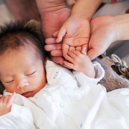 シコロハルナが撮影したニューボーンフォト/家族写真の出張撮影の写真