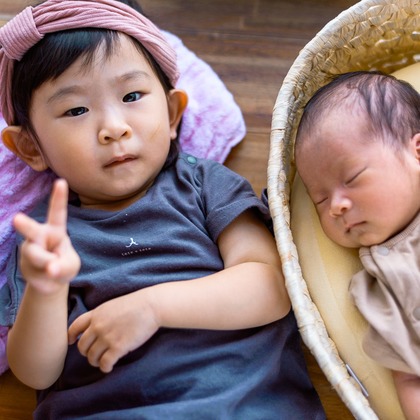 waka photoが出張撮影した自然の中の人々, 植物学, 植物が写ったニューボーンフォトの写真