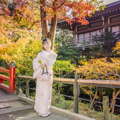 踊るカメラマンAKIRAが撮影したウェディングや家族、ビジネスの写真