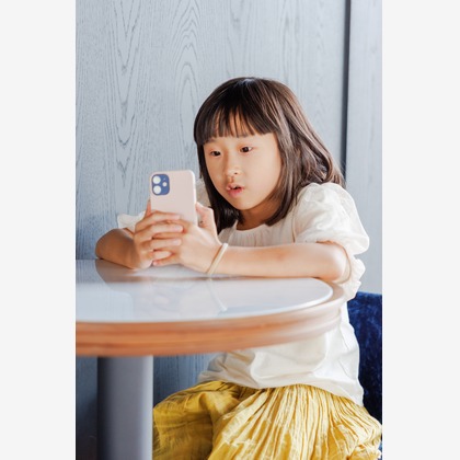 ちずカメラが出張撮影したワンピース, 荷物とバッグ, 赤ちゃん・幼児服などが写った「子供達」の家族写真