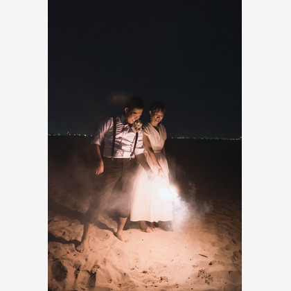 山下　剛が撮影した「海岸でのウェディングフォト」の写真
