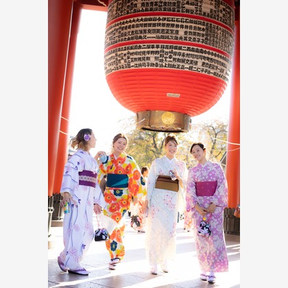 T.Matsumuraが出張撮影した「卒業旅行（着物）」の家族写真