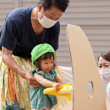 T.Matsumuraが出張撮影した甘いひよこ, 鍛冶池キャンプ場, ローラースポーツなどが写った「運動会（保育園）」の家族写真
