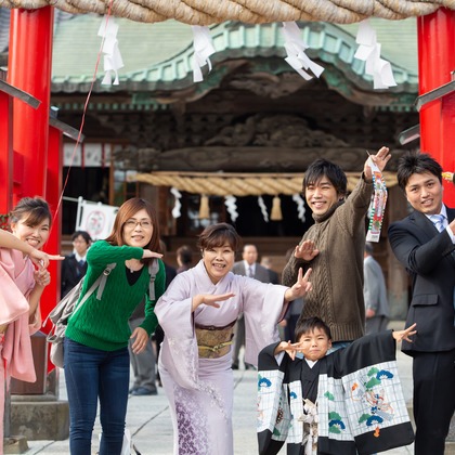 出張撮影ななが出張撮影した自然の中の人々, お宮参り衣装, 人間が写った七五三フォトの写真