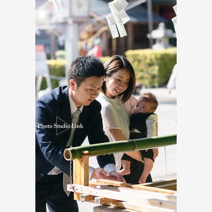 PhotoStudioLink　福井アイラが出張撮影した家族一緒に写真を撮る, 自然の中の人々, 適応が写った家族写真の出張撮影の写真