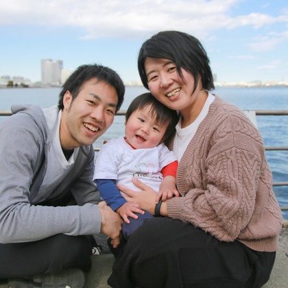 この写真は、出張撮影(家族写真(キッズ,ベビーフォト))のアルバム「共にあなたと生きること」にある写真の1枚で、家族写真(キッズ,ベビーフォト)などが写っています。<br>「共にあなたと生きること」では他にも:albumPhotoCount枚の家族写真を見ることができます。撮影者はateliemilyです。カメラマンのプロフィールページで、家族写真(キッズ,ベビーフォト)撮影の口コミやおすすめコメントを見ることができます。