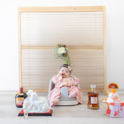 大森光太郎・K-PHOTOが出張撮影した赤ちゃん・幼児服, 分かち合う, フラッシュ撮影などが写った「家族写真撮影」の家族写真