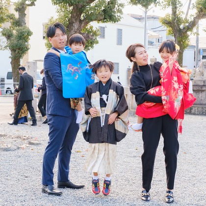 高夏写真店が出張撮影した「七五三の撮影」の家族写真