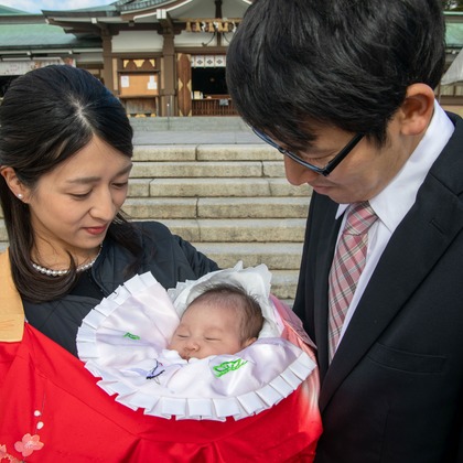 岩坪眞一郎が出張撮影した植物, 雲, 空が写ったお宮参りの写真