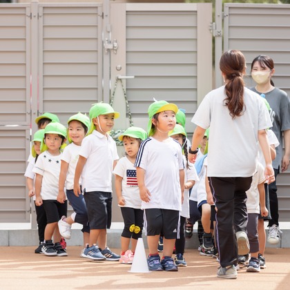 T.Matsumuraが出張撮影した甘いひよこ, 鍛冶池キャンプ場, ローラースポーツなどが写った「運動会（保育園）」の家族写真