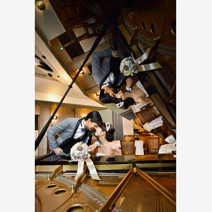 1978 ( Mille Neuf Cents Soixante-dix-huit) が撮影したウェディングや家族、ビジネスの写真