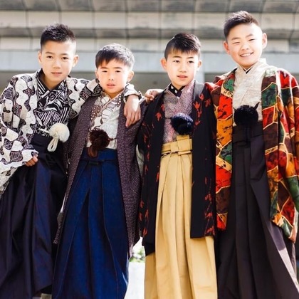 中井企画が出張撮影したKishiwada Castle, スポーツユニフォーム, 分かち合うなどが写った「ハーフ成人式」の家族写真