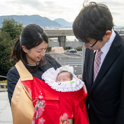 岩坪眞一郎が出張撮影した「下関お宮参り」の家族写真