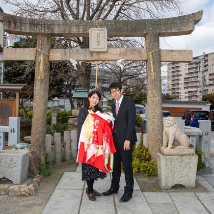 岩坪眞一郎が出張撮影した植物, 雲, 空が写ったお宮参りの写真