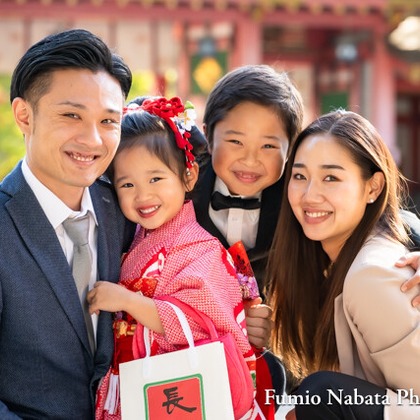 名畑文巨写真事務所が出張撮影した「出張撮影七五三・お宮詣り」の家族写真