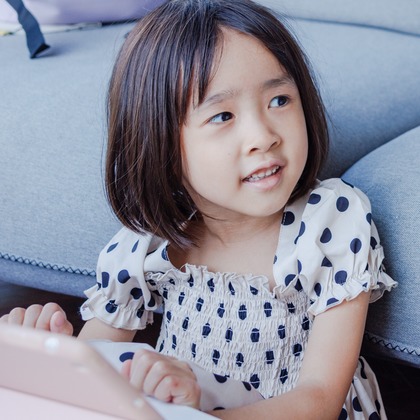 ちずカメラが出張撮影したワンピース, 荷物とバッグ, 赤ちゃん・幼児服などが写った「子供達」の家族写真