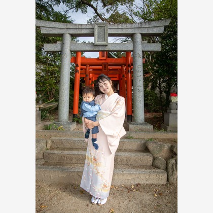 岩坪眞一郎が出張撮影した植物, 雲, 空が写った七五三フォトの写真