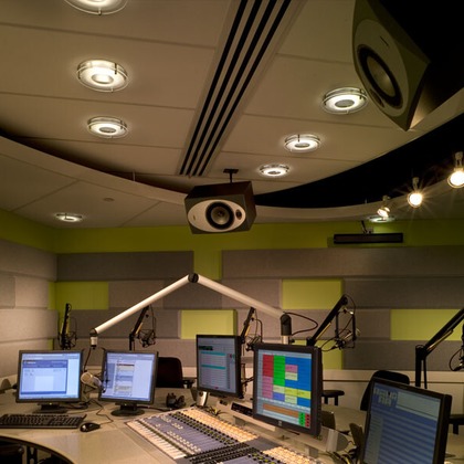 富岡敦が撮影したウェディングや家族、ビジネスの写真