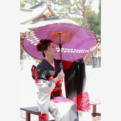 黒澤正彦が出張撮影した江の島シーキャンドル, キャンティカフェ, 水前寺成趣園などが写った「成人式前撮り撮影（群馬県高崎市　進雄神社　４月撮影）」の家族写真