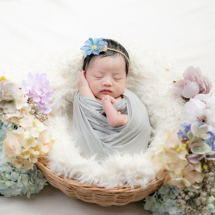 隈元智子が撮影したニューボーンフォトの写真