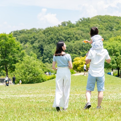 合同会社優希photoが出張撮影した成人式, 落葉, 着物が写った家族写真の出張撮影の写真