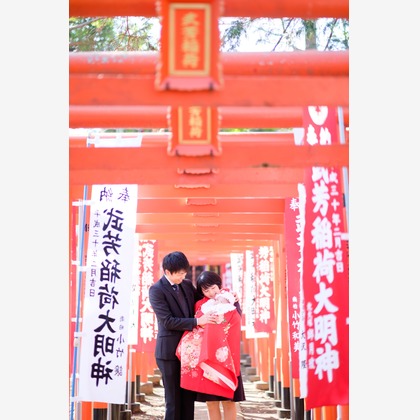 アトリエ　エピカ/清水　一哉が出張撮影したインタラクション, 顔, お宮参りなどが写った「お宮参り」の家族写真