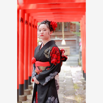 黒澤正彦が出張撮影した江の島シーキャンドル, キャンティカフェ, 水前寺成趣園などが写った「成人式前撮り撮影（群馬県高崎市　進雄神社　４月撮影）」の家族写真