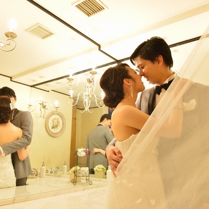 1978 ( Mille Neuf Cents Soixante-dix-huit) が撮影したウェディングや家族、ビジネスの写真