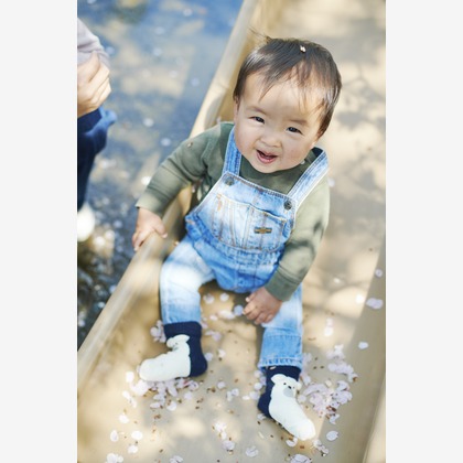 NISHIMURA AKINOBUが出張撮影した空, 赤, 青が写った家族写真(キッズ,ベビーフォト)の写真