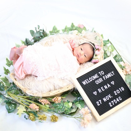 出張撮影HUG TIMEが撮影したニューボーンフォトの写真