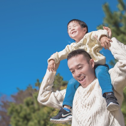 AXiS Photo Service 伊神 菜穂子が出張撮影したグレー, 虹彩, 赤ちゃん・幼児服が写った家族写真の出張撮影の写真