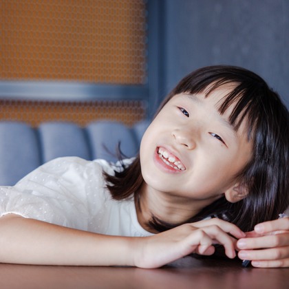 ちずカメラが出張撮影したワンピース, 荷物とバッグ, 赤ちゃん・幼児服などが写った「子供達」の家族写真